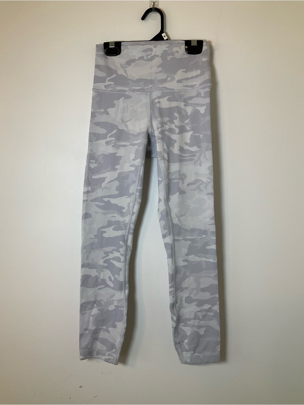 Lululemon Gray White Camo High Rise Crop Leggings Size 4